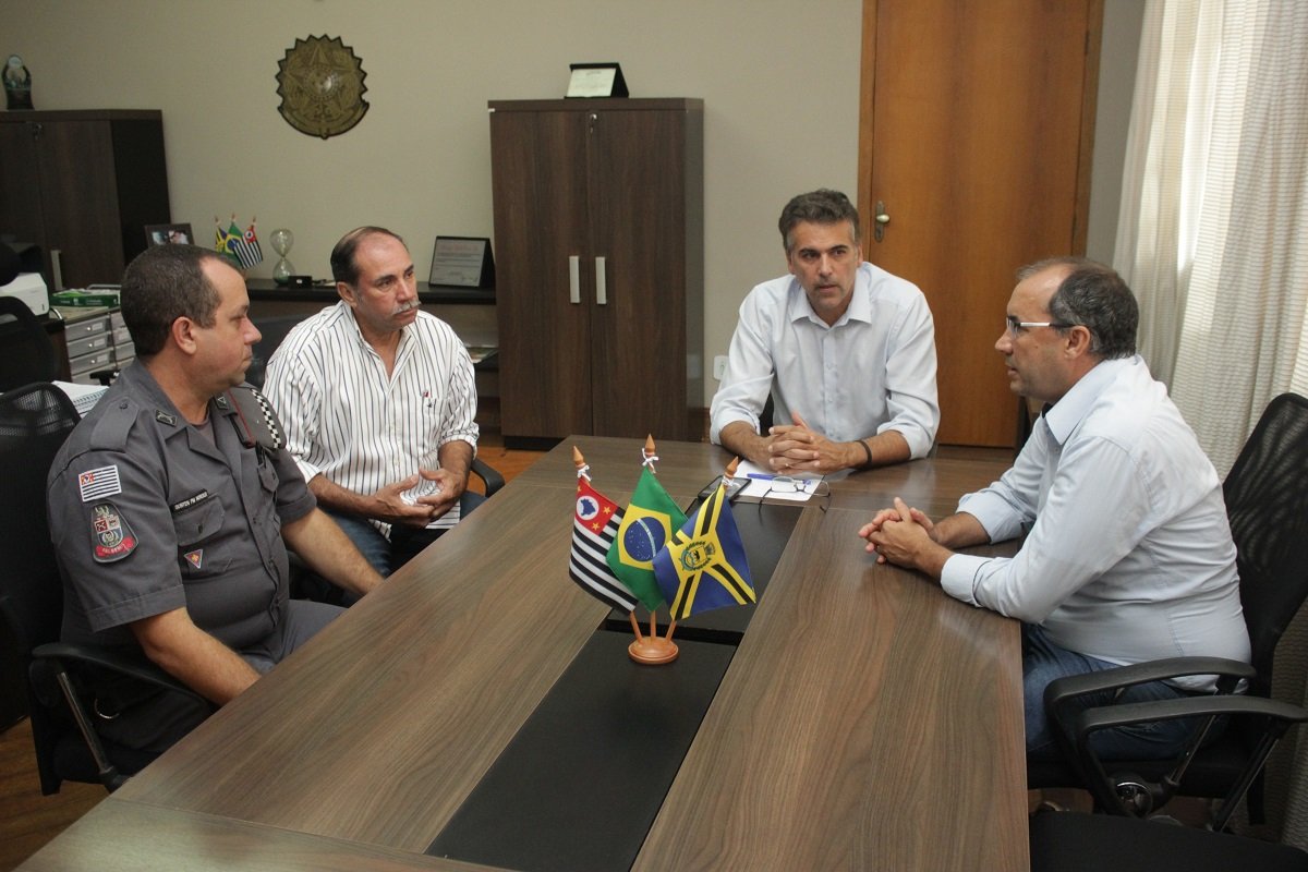  Ao foi anunciada durante reunio com o prefeito Gustavo Reis, autoridades e representante da ACIJ (Foto: Samuel Oliveira) 