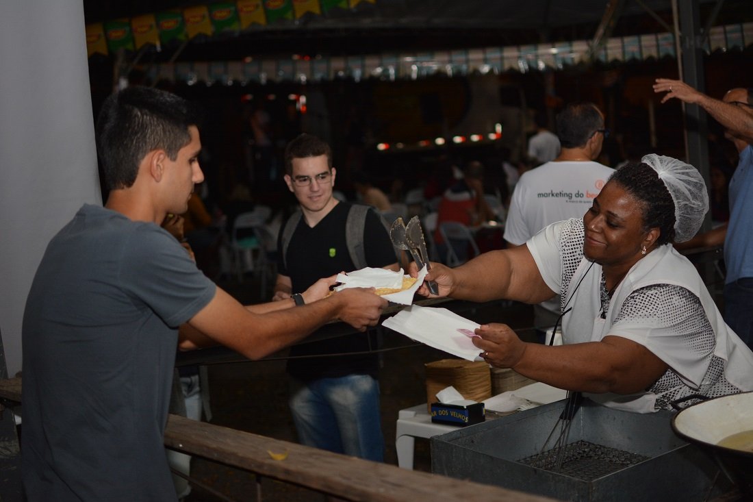 Festa se destaca por oferecer entretenimento, mas tambm por ajudar entidades
