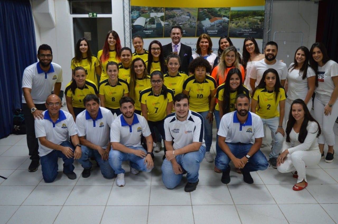 Centro Universitário representa a cidade em diversas modalidades