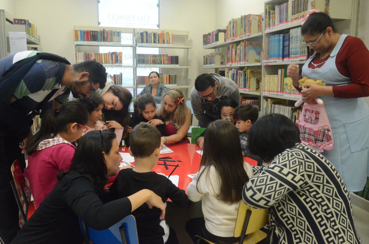 Momento onde crian�as e pais se unem na atividade