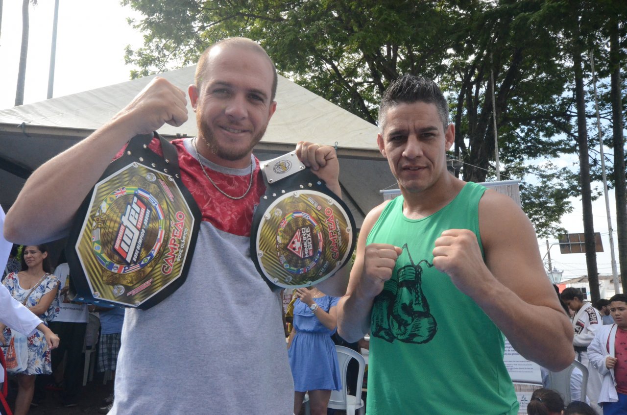 Joo Paulo tenta o terceiro cinturo na competio com orientao do tcnico Vitor Rol (Foto Gislaine Mathias) 