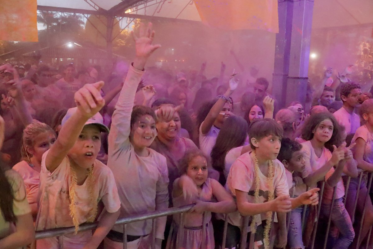 Festa das cores promete agitar pessoas de todas as idades (Foto Ivair Oliveira) 