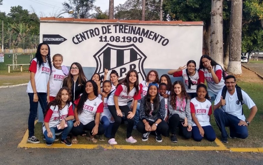 Meninas entram em campo para trs amistosos