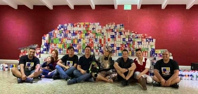 Caixas de leite foram entregues para o Fundo Social