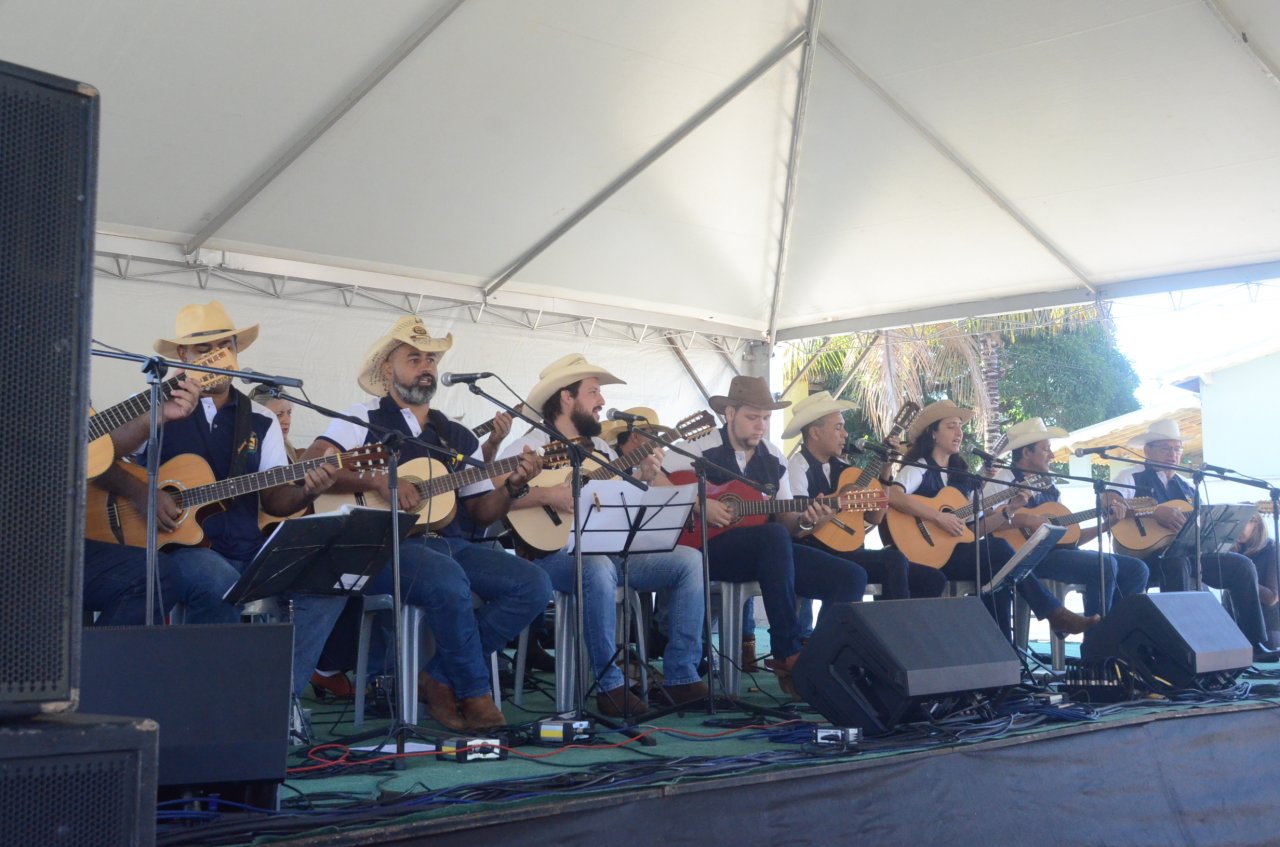 Orquestra de Violeiros do Jaguary  atrao neste domingo de manh