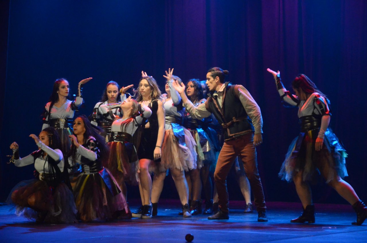 Grupo do Studio Marcio Dias foi o vencedor do festival que reuniu 20 apresentaes