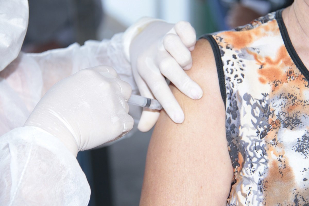 Sade de Jaguarina inicia novo grupo de vacinao (Foto: Ivair Oliveira)