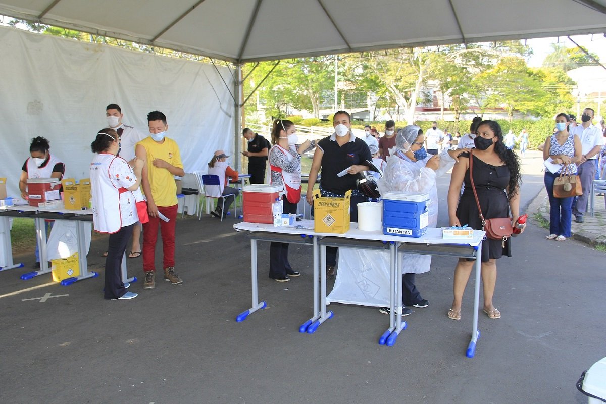 Vacinação acontece no Parque Santa Maria (Foto Ivair Oliveira)