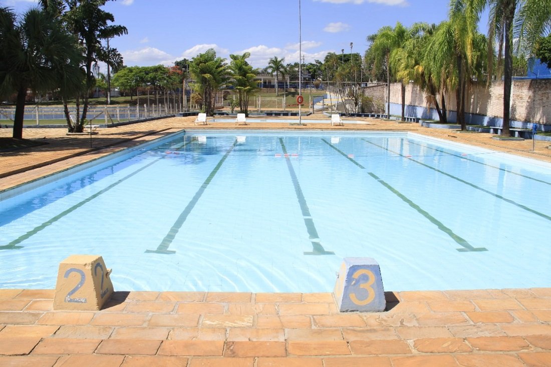 Populao j pode aproveitar a reabertura das piscinas municipais (Foto Ivair de Oliveira)
