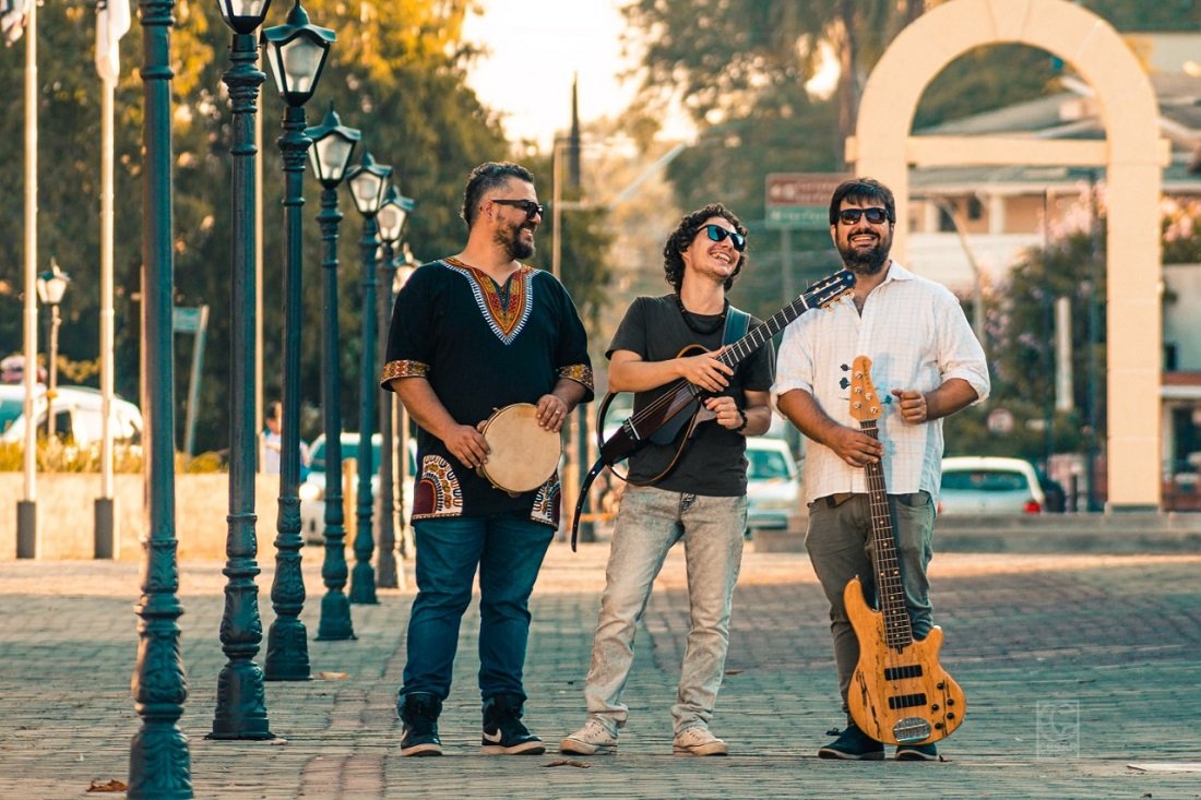 Trio nasceu da união de músicos que já tinham uma amizade (Foto de César Farias)