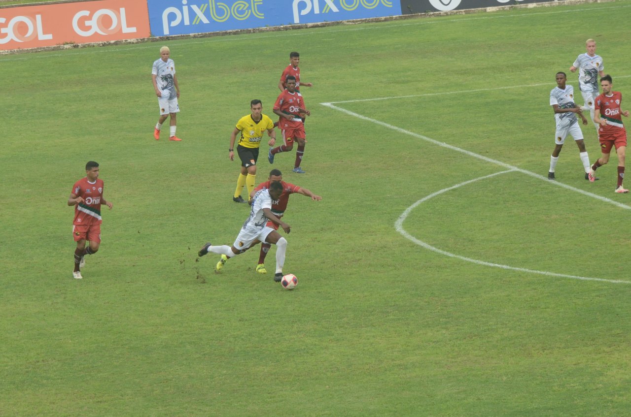 Jaguariúna sofreu 10 gols em dois jogos e entra em campo hoje apenas para cumprir tabela (Foto Gislaine Mathias)