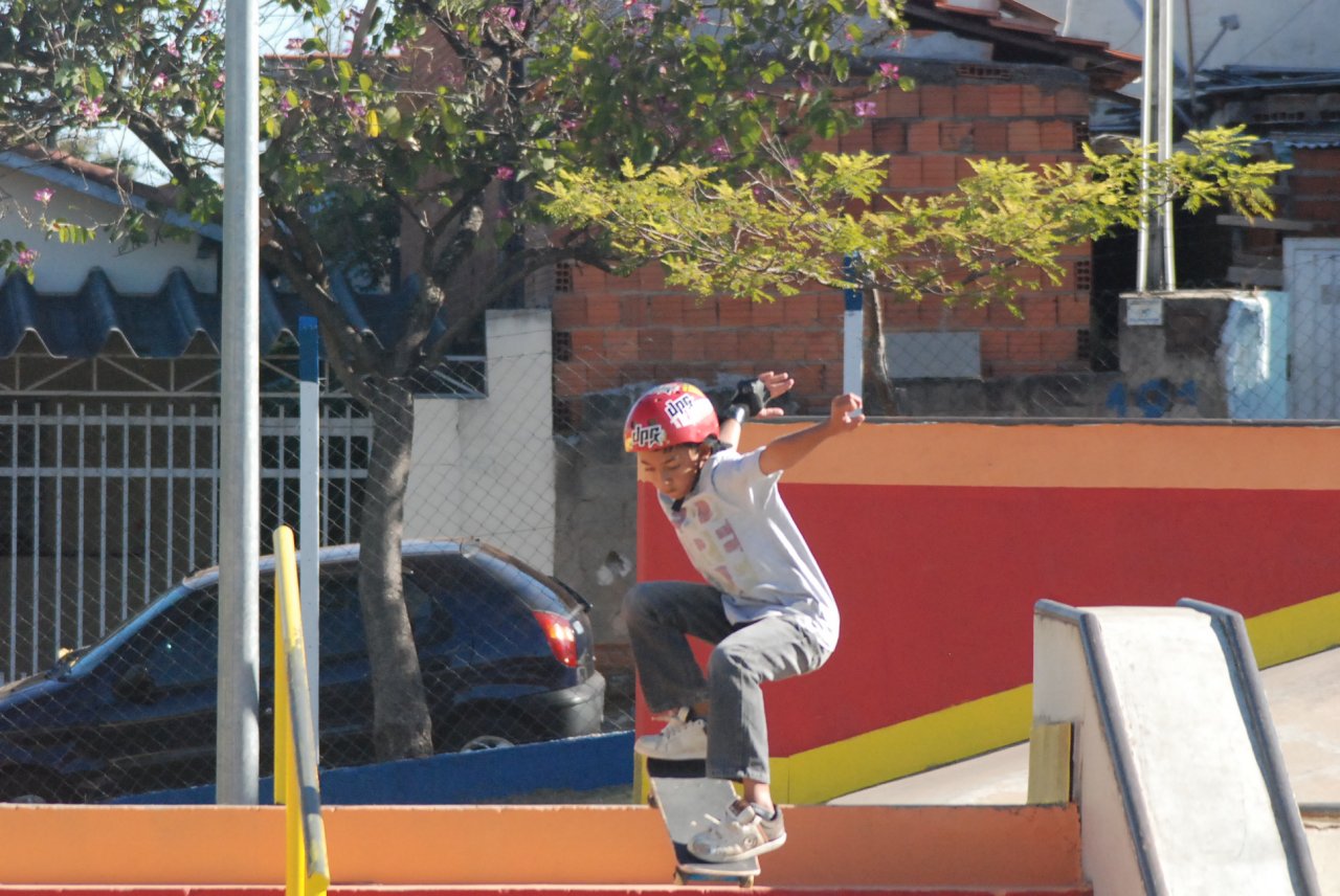 Final de semana tem muita adrenalina na pista de skate de Jaguariúna (Foto Gislaine Mathias)