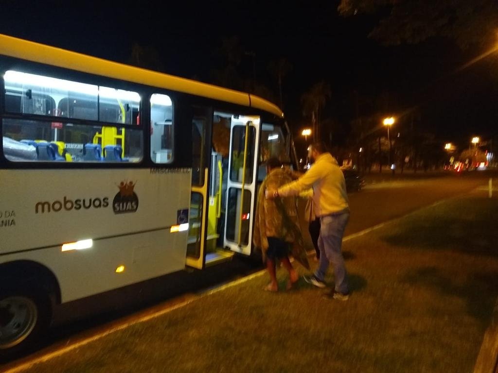 Equipe da Assistncia Social realiza aes para aquecer pessoas em situao de rua