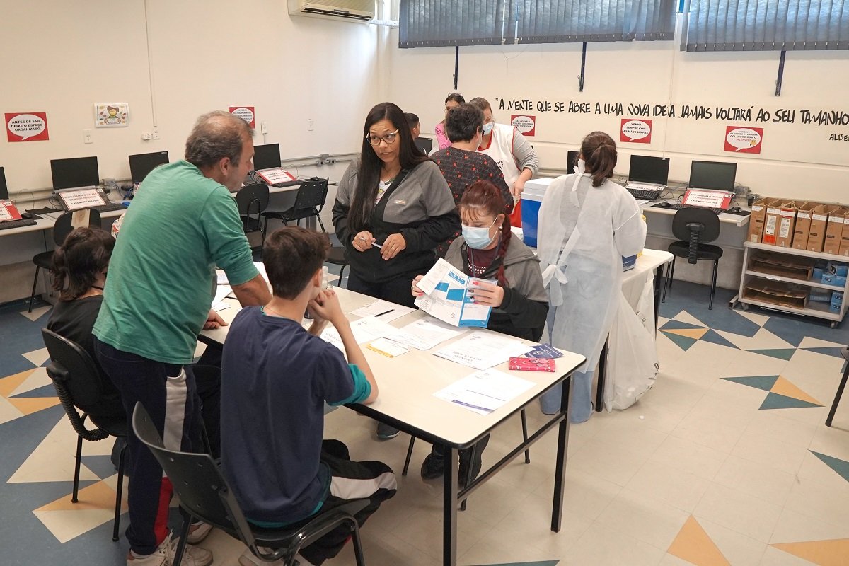 Palestra durante encerramento do Agosto Lilás no CRAS Nassif