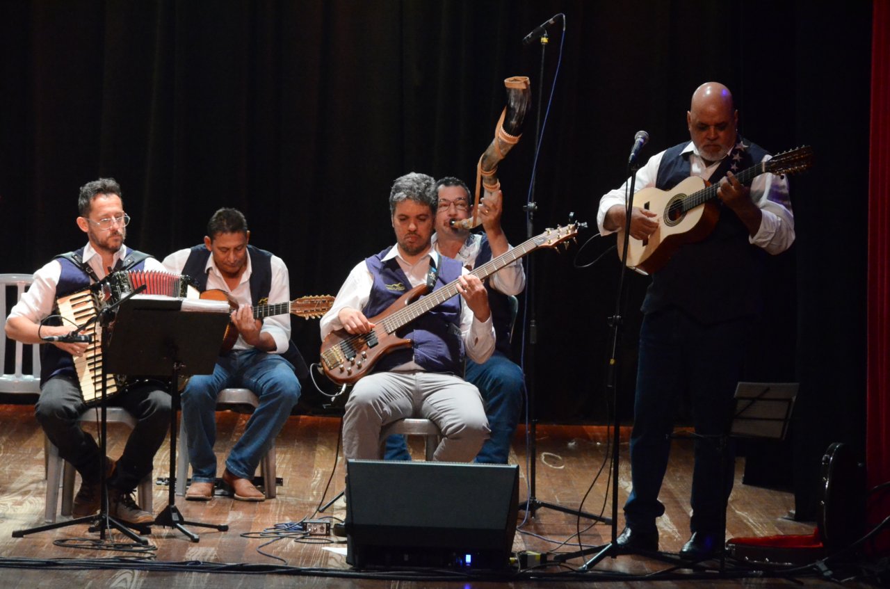 Berrante passou a integrar as apresentaes da orquestra (Foto Gislaine Mathias)