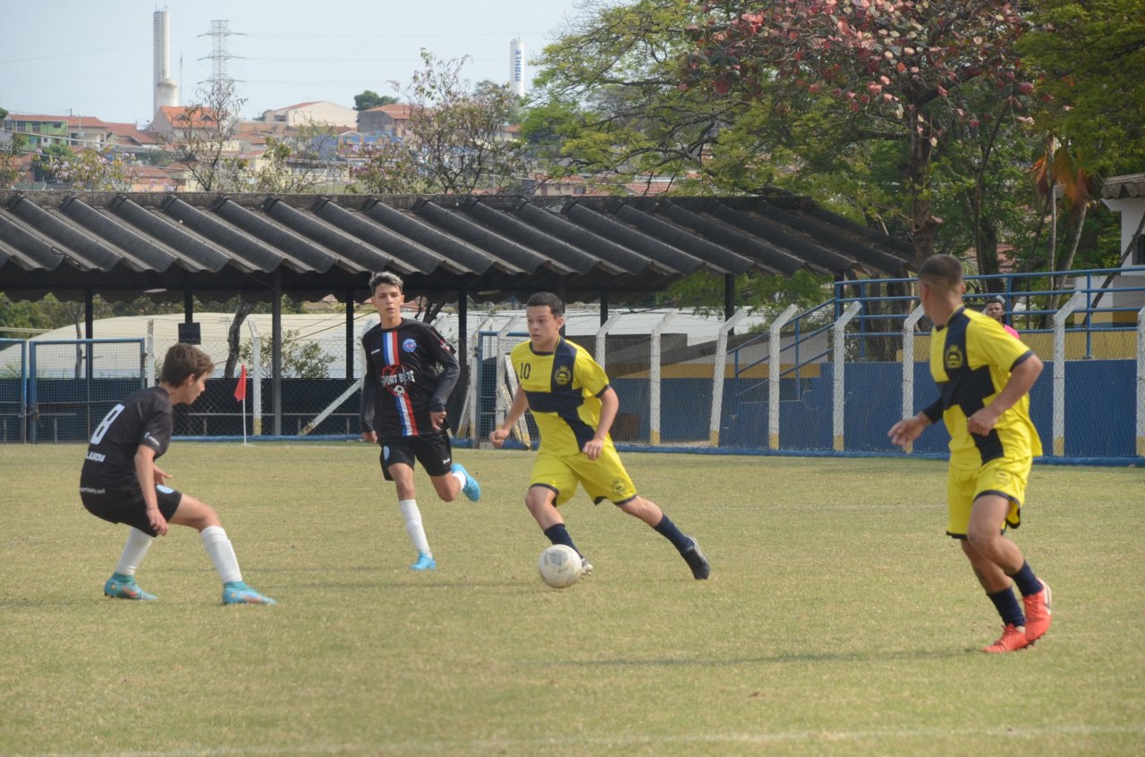 Futebol é uma das modalidades que pode trazer o título para Jaguariúna (Foto Gislaine Mathias)