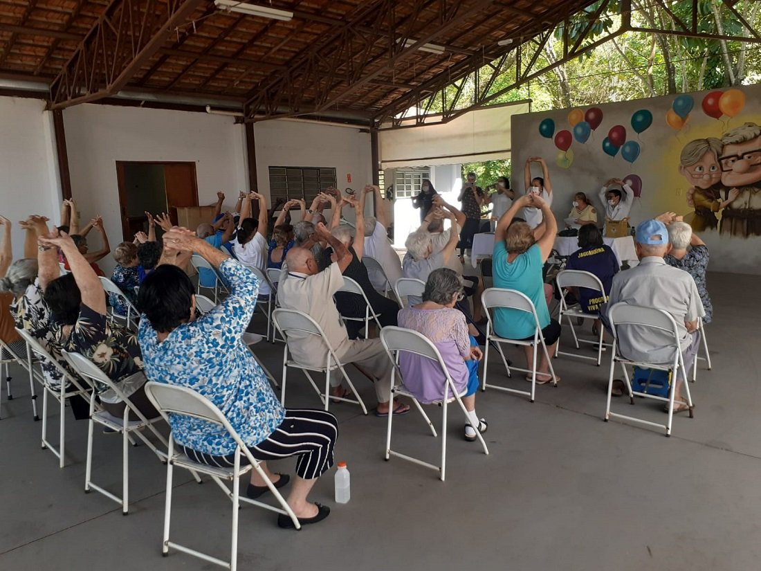 Atividade mobilizou os idosos do Razes da Vida