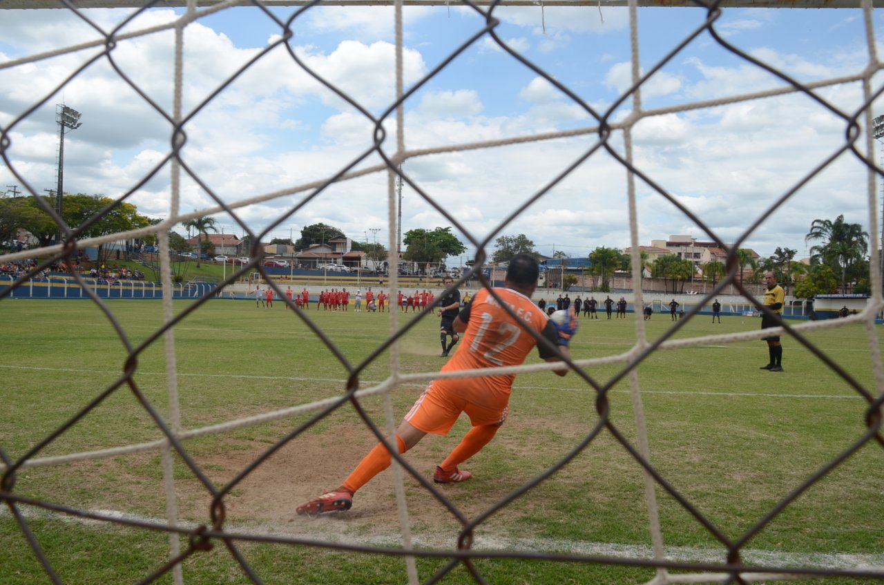 Goleiro Fuska foi destaque na final ao defender dois pnaltis (Foto Gislaine Mathias)