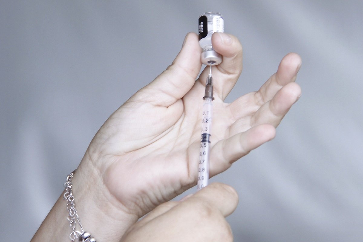 Vacina contra a Covid é fundamental para combater a doença 