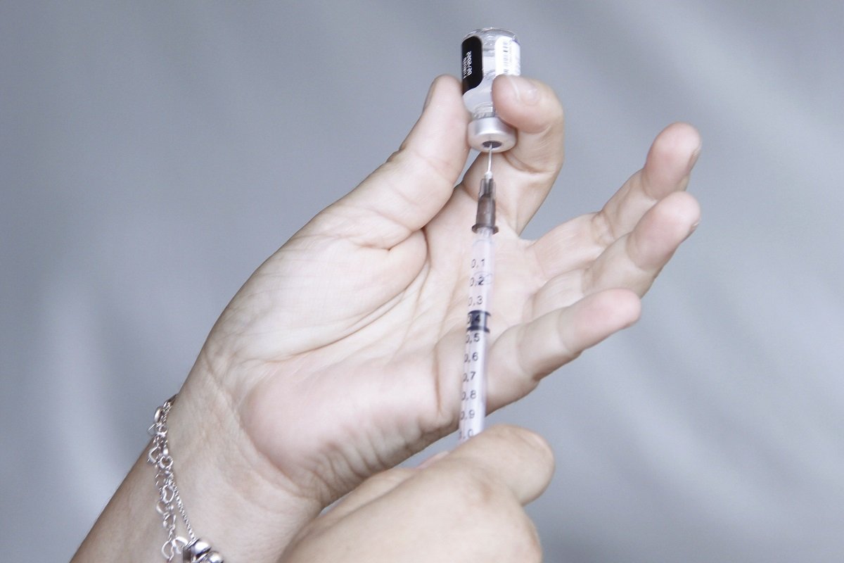 Vacina contra a Covid é fundamental para combater a doença