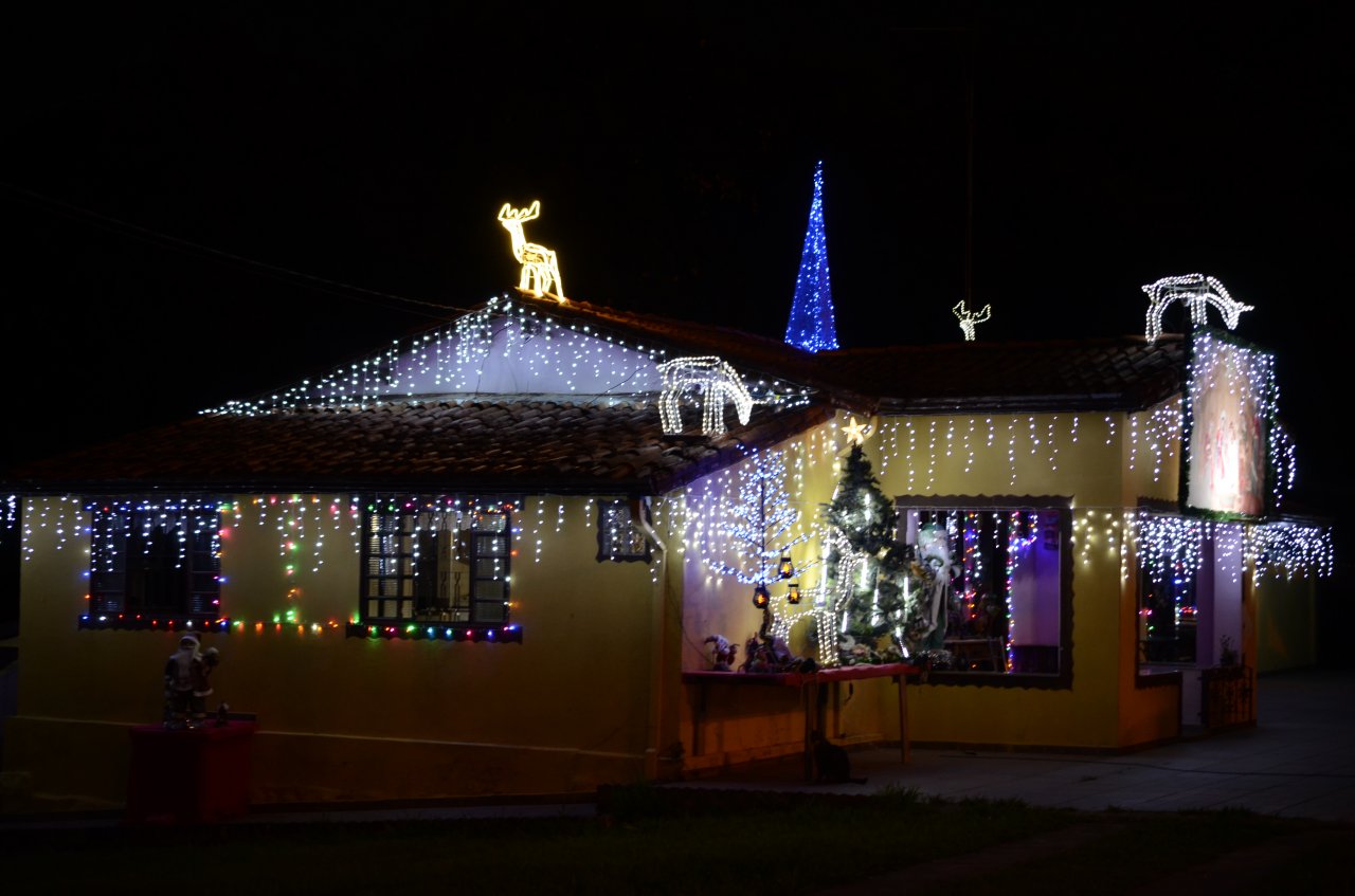 Vista quase que geral da casa decorada