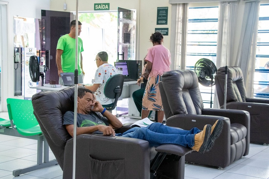 Espaço é direcionado para atender pacientes de dengue (Thiago Carvalho)