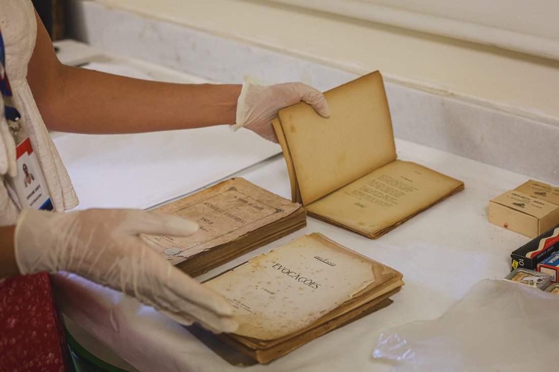 Livros raros retornam para a cidade de Amparo