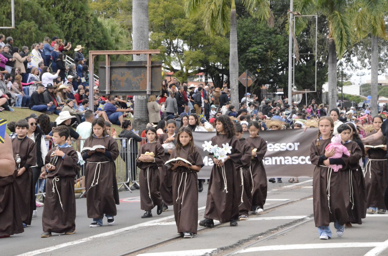 Ala lembrou do padre Antonio Joaquim Gomes, que sempre apoiou esse tipo de evento (Foto Gislaine Mathias)
