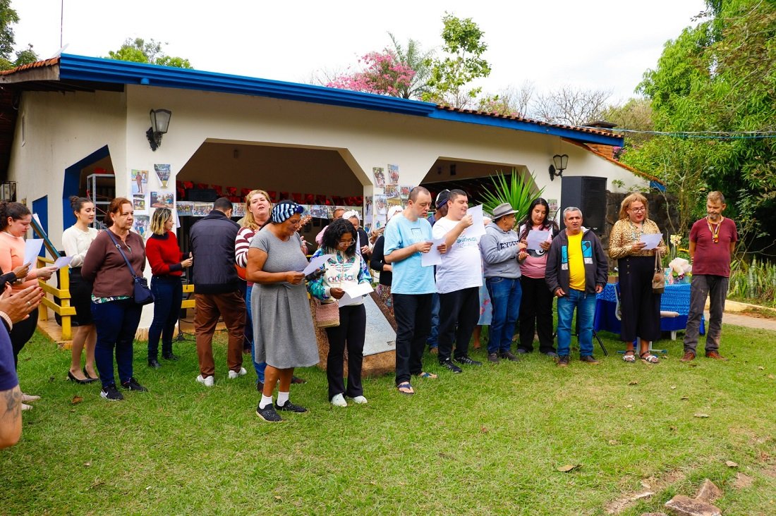Pacientes participam do lançamento