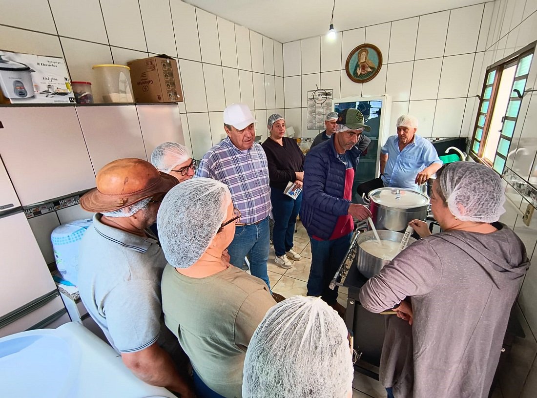 Produtores aprenderam o passo a passo do processo de pasteurização do leite