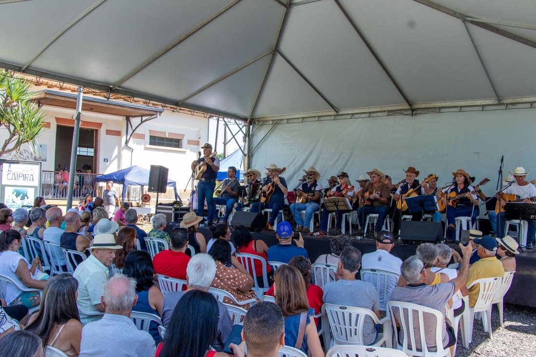 Orquestra Violeiros do Jaguary volta a se apresentar no Café com Viola (Foto Thiago Carvalho)