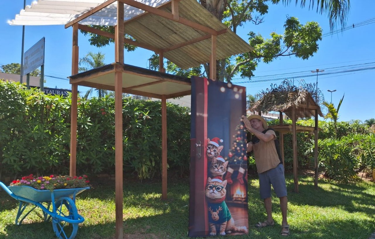 Detalhes do incio do trabalho de decorao (Foto Gislaine Mathias)