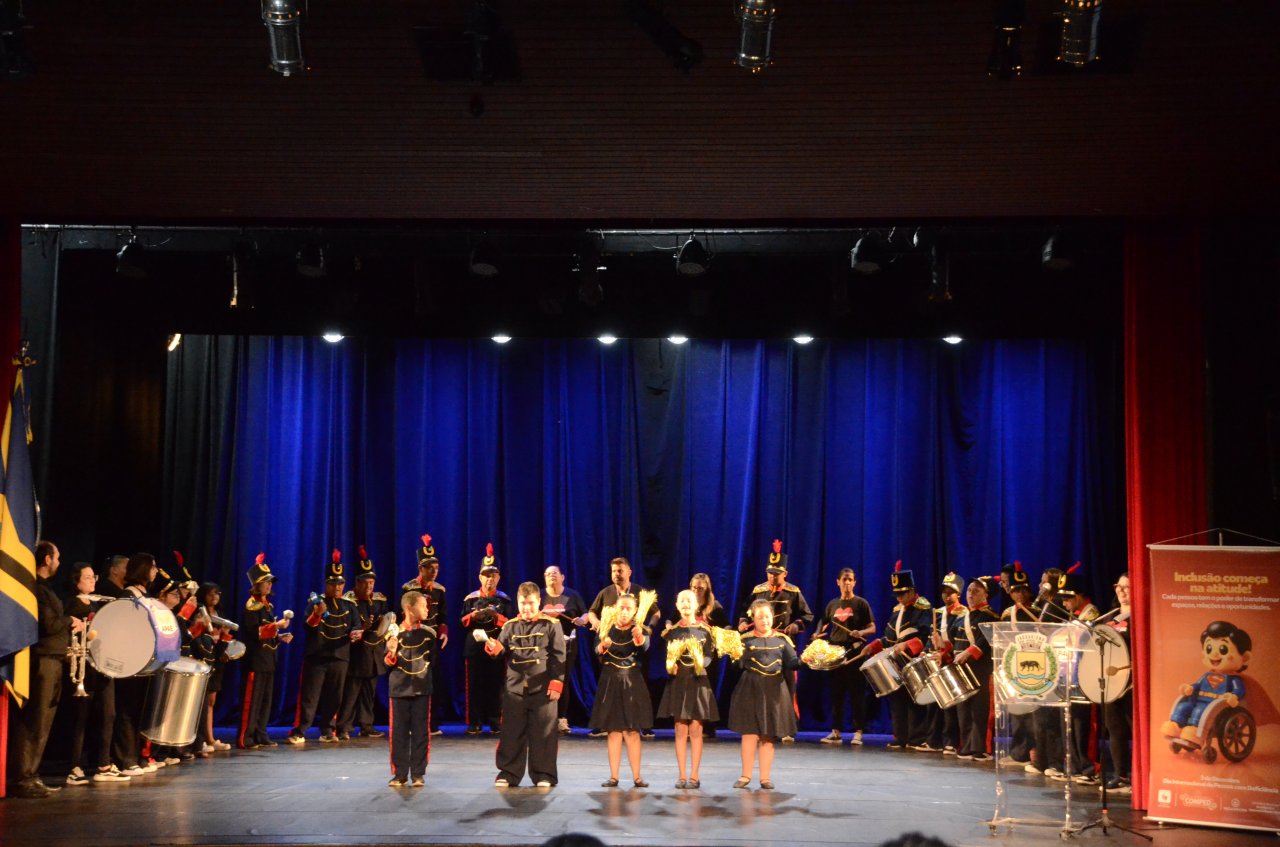 Fanfarra da APAE se apresentou durante o evento (Foto Gislaine Mathias)