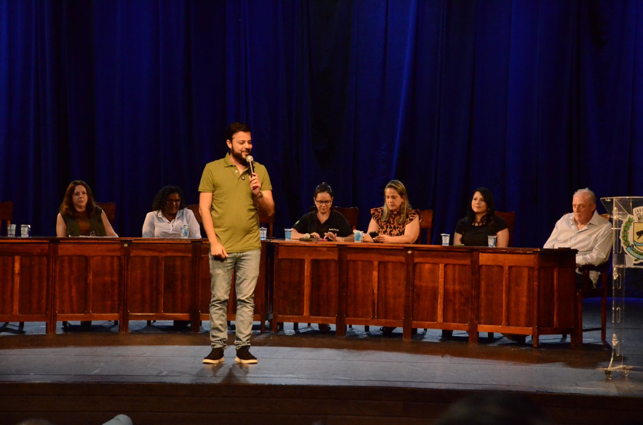 Prefeito Davi Neto anuncia duas conquistas durante evento (Foto Gislaine Mathias)