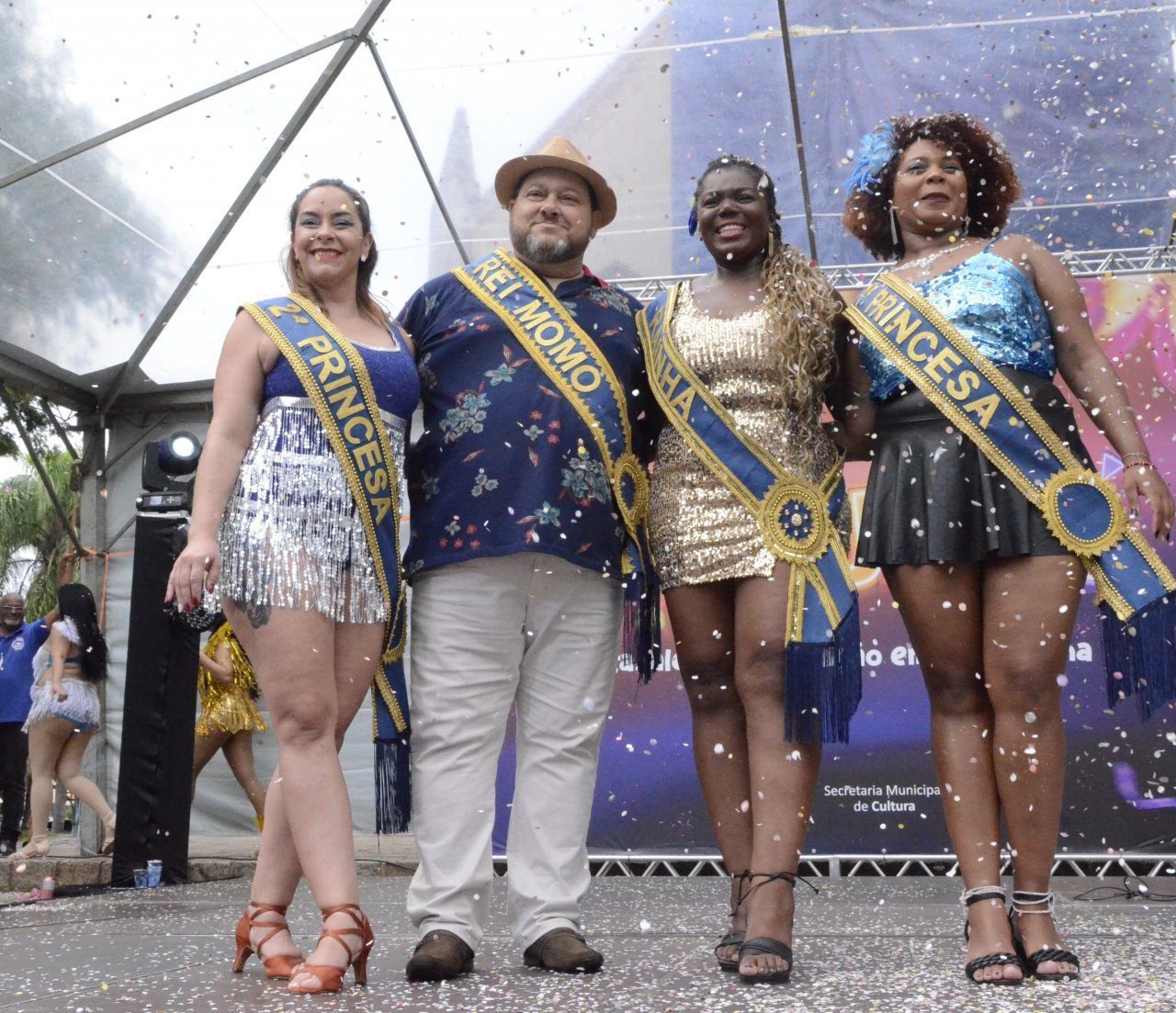 Princesa Adriele, Rei Momo Henrique, Rainha Vanessa e princesa Marina (Foto Gislaine Mathias)