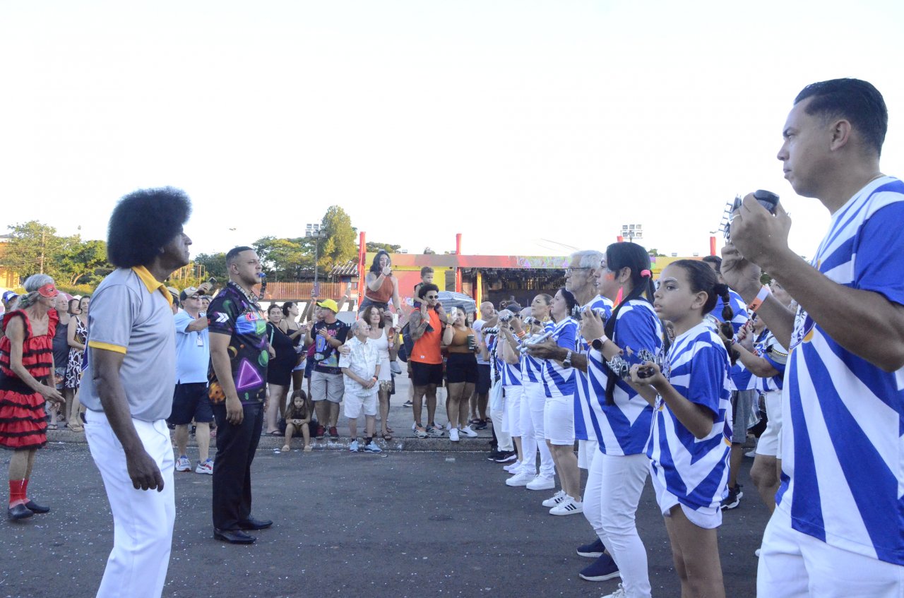 Bateria Pegada da On�a foi um dos pontos de destaque do CarnaJagu� (Foto Gislaine Mathias)