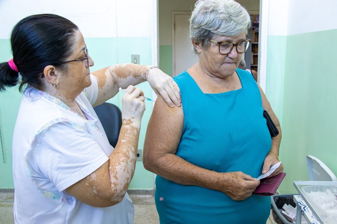 Amplia��o da Campanha visa imunizar mais pessoas contra a gripe (Foto Thiago Carvalho)