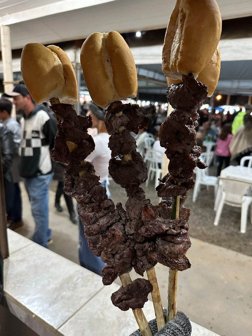 Churrasco no espeto de bambu � um dos destaques (Foto divulga��o) 