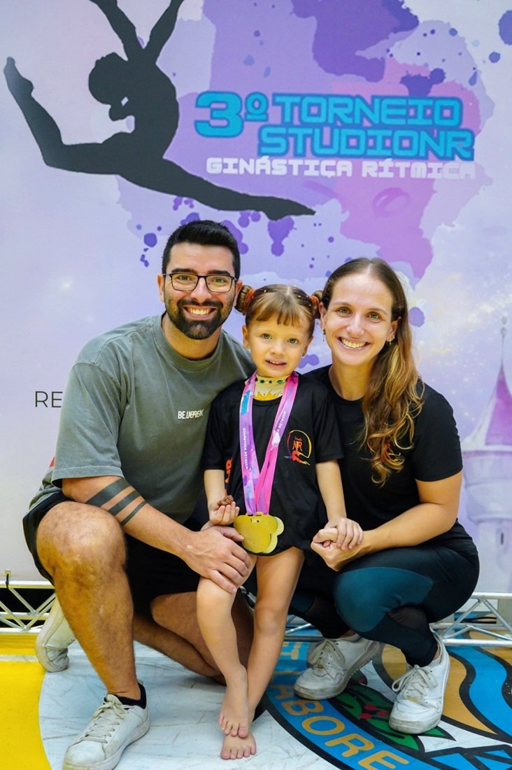 Rafael, Nathalia e a filha Clara: incentivando o esporte desde cedo (divulga��o)