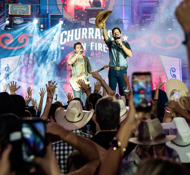Fernando e Sorocaba apresentaram um show com mais de tr�s horas de dura��o (Foto divulga��o)