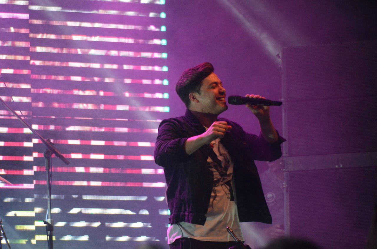 Wesley Safadão durante show no Jaguariúna Rodeo Festival (Gislaine Mathias)