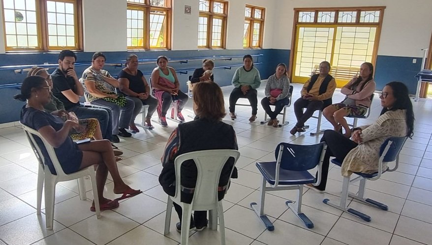 Maio Laranja foi tema de roda de conversa no CRAS Florian�polis (Foto divulga��o)