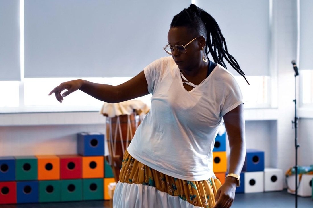 Professora conta com 10 anos de experi�ncia na dan�a afro (Foto divulga��o)