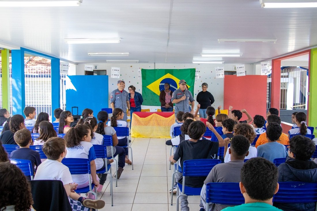 Cerim�nia marcou a conclus�o das atividades desenvolvidas em parceria com o Corpo de Bombeiros (Foto divulga��o)