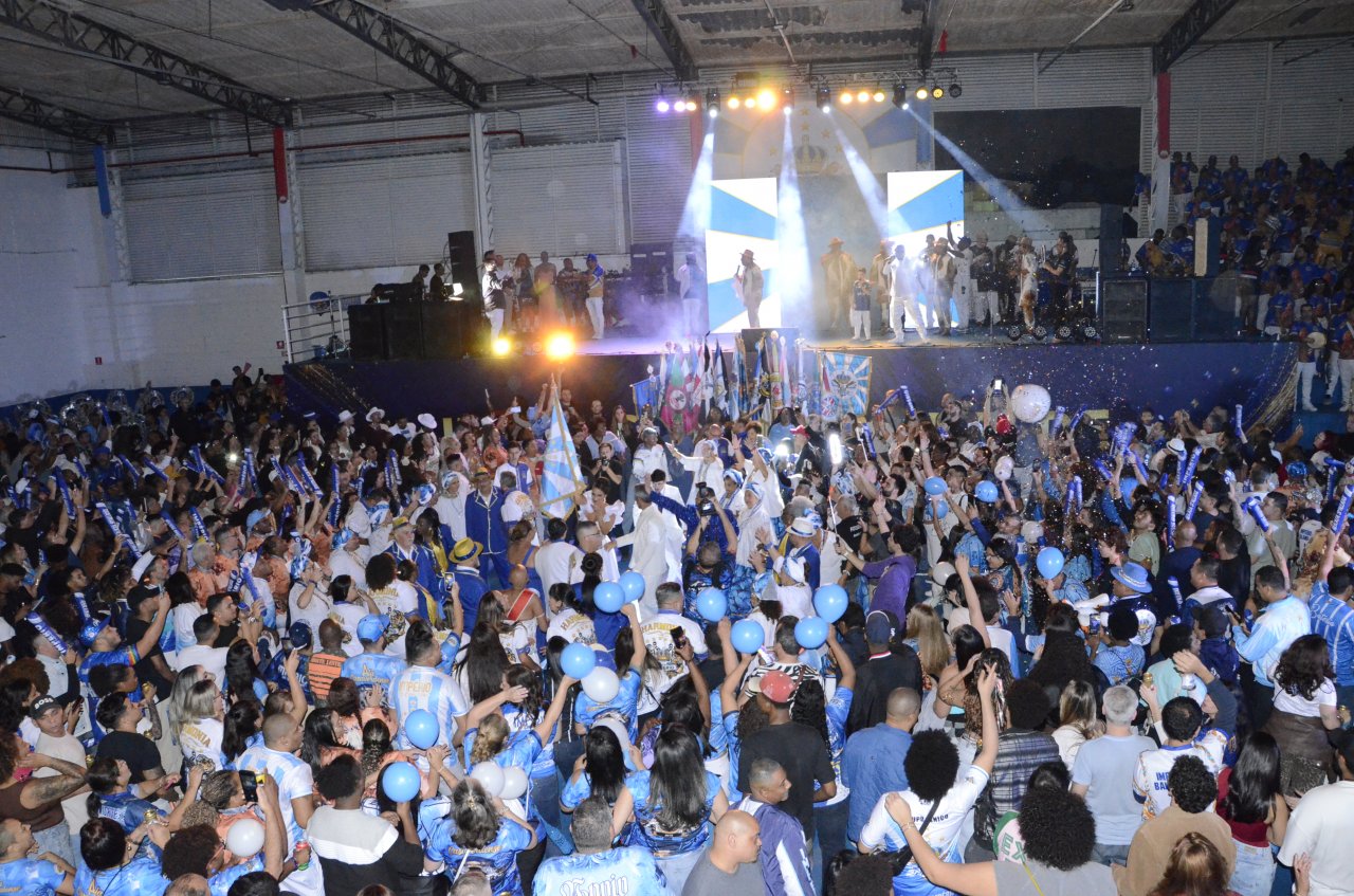 Quadra da Escola de Samba Imp�rio de Casa Verde ficou lotada para o an�ncio do enredo 2027 (Foto Gislaine Mathias)