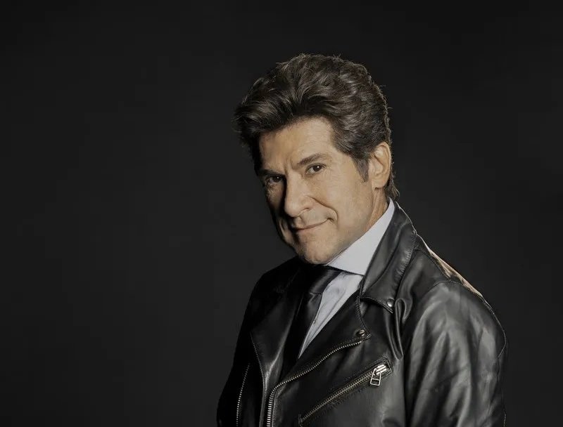 Daniel promete um show com muitos sucessos da carreira (Foto Fabio Nunes)