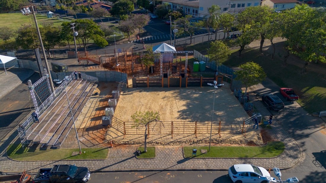 Parque Santa Maria j� est� preparado para receber as atra��es da festa (Foto Thiago Carvalho)