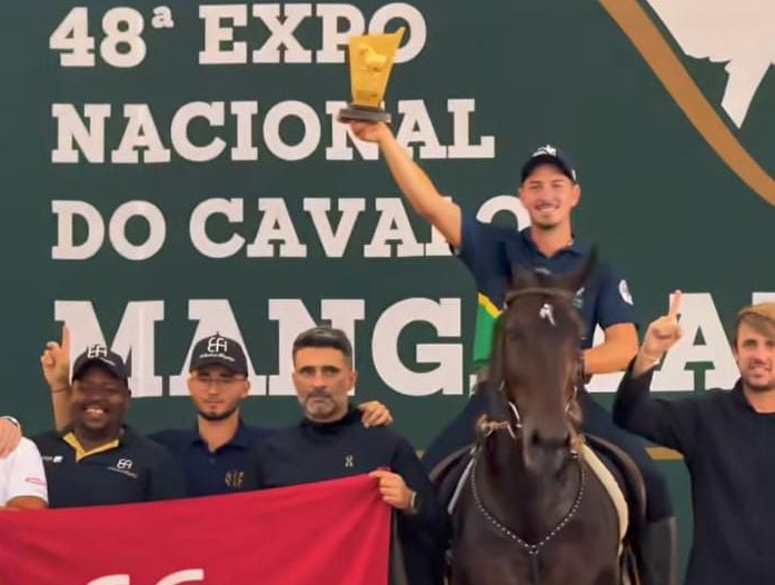 Luís comemorou as conquistas de pódios no evento (Foto divulgação)