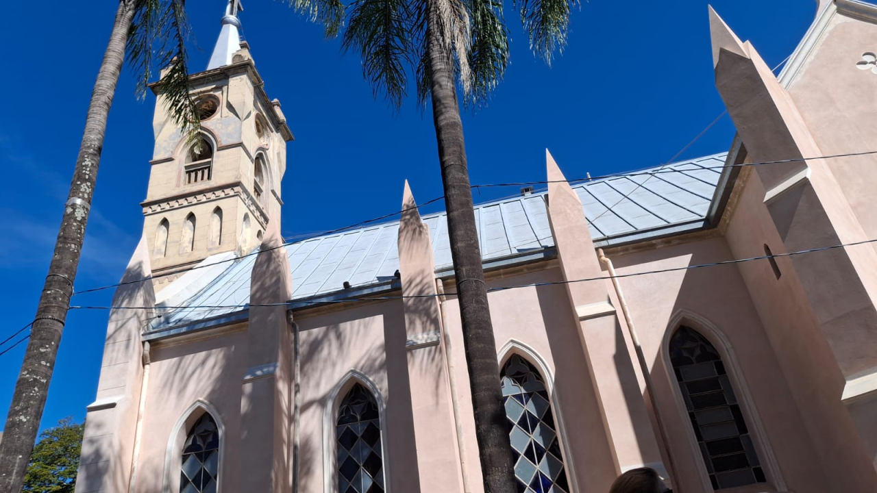 Matriz Centenária está passando por restauro (Foto Gislaine Mathias)