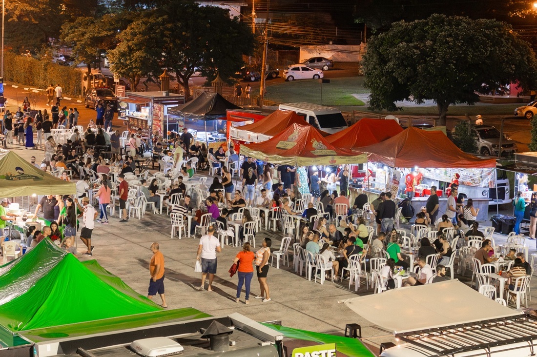 Feira Noturna nesta quarta-feira tem Intervenção Cênica (Foto Arquivo)  